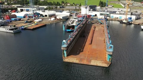 Two floating shipyard drydocks at Westcon yards Olen Norway - Beautiful Vídeos de archivo 208041245