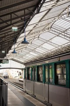 Two generation of metro in the same line in Paris 写真素材