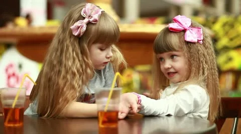 Two girls in a cafe Video stock 10890234