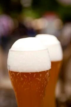 Two glasses of weizen Foto stock