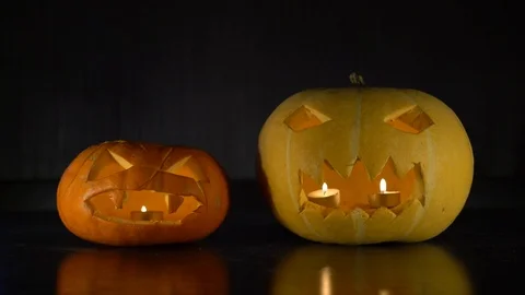 Two Halloween Pumpkins Glow 库存影片 96706290