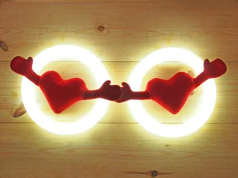 Two hearts in the ring light Foto stock