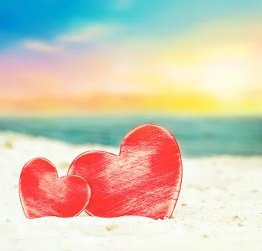 Two hearts on the summer beach Foto stock