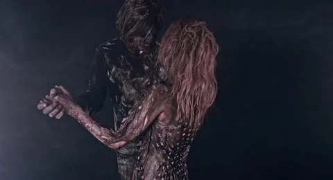 Two horror zombie dance. 库存影片 66822523