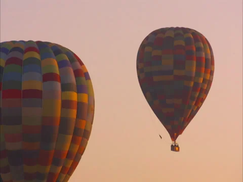 Two hot air balloons Stock Footage 27358045