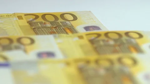 Two hundred Euros Vidéo 82364802