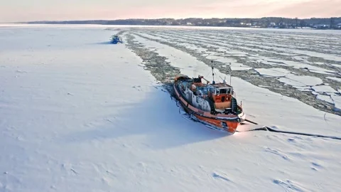 Two icebreakers on Vistula river crush the ice, 2020-02-18, Poland Stock Footage 148938920