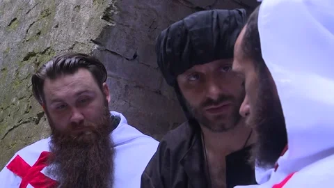 Two knights Templar and Arab alchemist Video stock 140599619