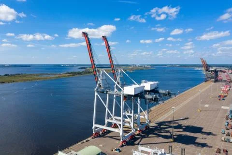 Two large shipping cranes. 库存照片