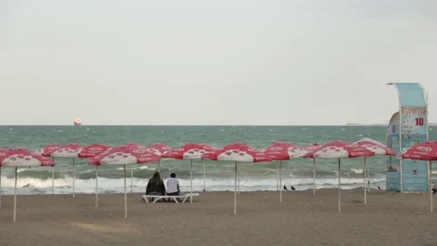 Two lovers watching the sea Video stock 83665071