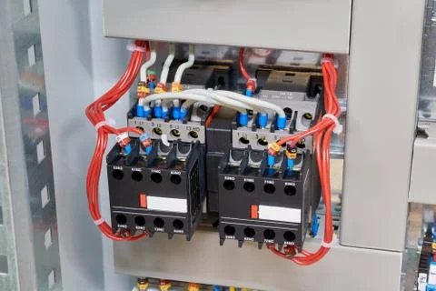 Two magnetic contactor connected in reverse starting Assembly. Foto stock