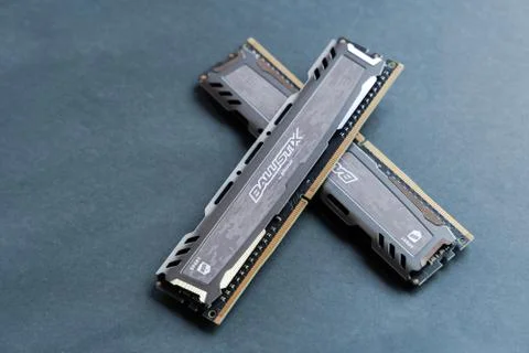 Two memory modules. Fast Crucial Ballistix DDR4 RAM,  Micron memory. Foto stock