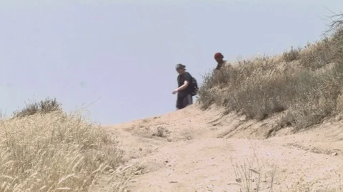 Two Men Hiking Vidéo 84390502