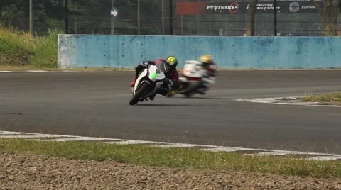 Two Motorcycles Racing in the Circuit HD 库存影片 48921332