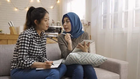 Two multi student study together making notes Video stock 108097018