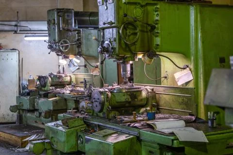 Two old and big soviet vertical 5-axis industrial milling and boring machines 库存照片