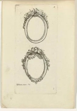 Two oval picture frames; Iie. Cahier d ovales et de medallions pour les bi... Stock Photos