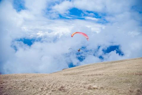 Two paragliders flying Foto stock