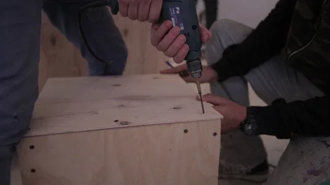 Two people make a box of wood 스톡 동영상 86799495