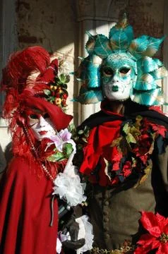 Two persons in costume at st. mark's square during the carnival of venice,italy Foto stock