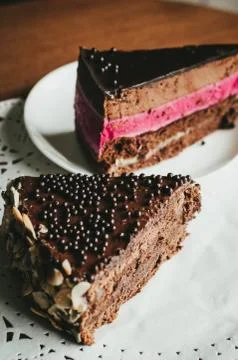 Two pieces of different chocolate cake Foto stock