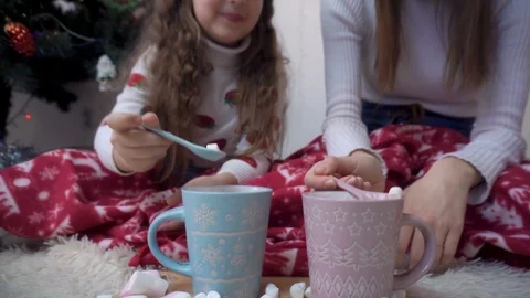 Two sisters catch cocoa marmello Vidéo 120706352