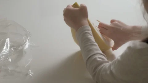 Two sisters eating pomelo fruit Video stock 127874077
