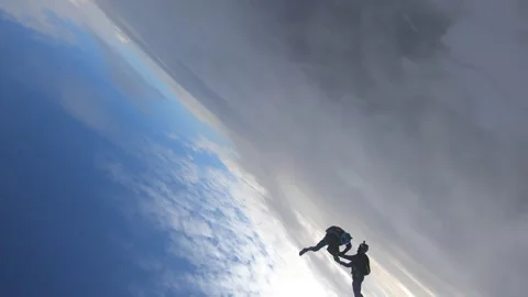 Two skydivers Video stock 169388076