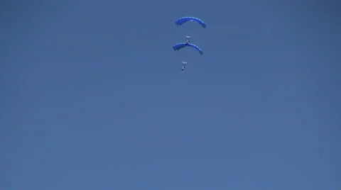 Two skydivers in tandem, parachuting, air show, skydiving, extreme sport 스톡 동영상 40493958