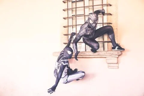 Two Spider man in action Stock-Fotos