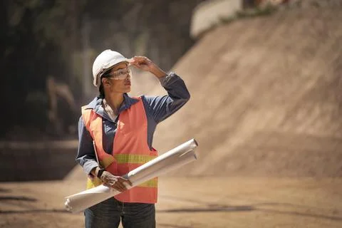 Two Surveyor builder Engineer technician  Business Team discuss plan at new c Stock-Fotos