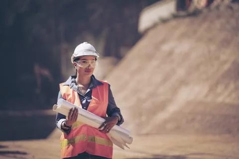 Two Surveyor builder Engineer technician  Business Team discuss plan at new c Stock-Fotos