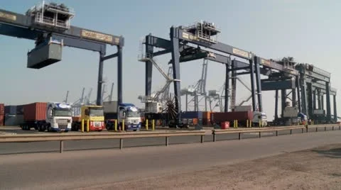 Two timelapse head on at lorries loading 库存影片 10880608
