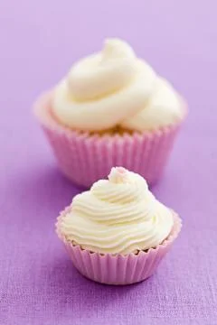 Two vanilla cupcakes Foto stock