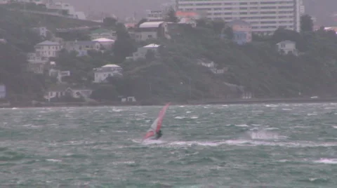 Two windsurfers crossing Video stock 1036013