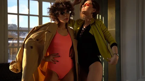 Two women in bathing suits 스톡 동영상 102628663
