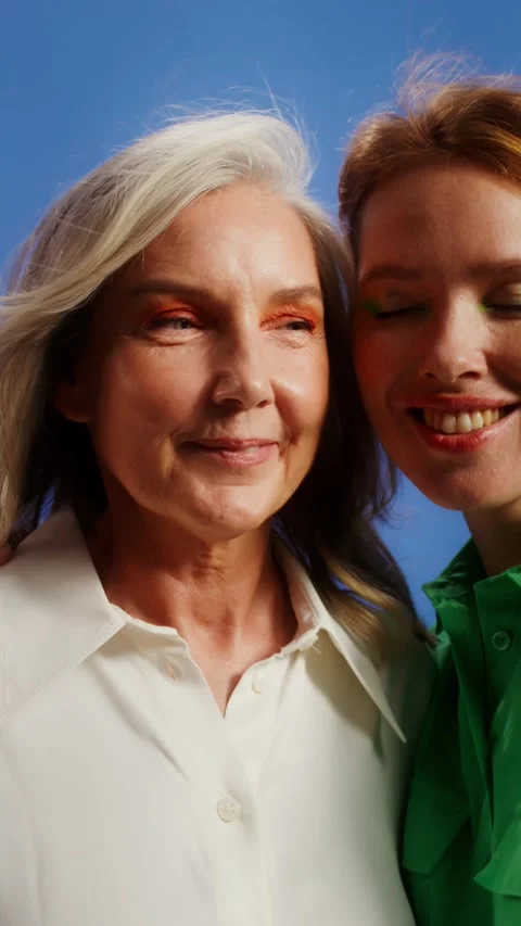 Two women with a big age difference hugging - Model. Stock Footage 323941648
