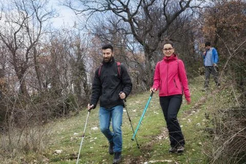 Two young hikers explore trails in the mountains Stock-Fotos