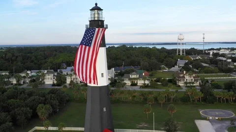 Tybee Light With American Flag Vídeo Stock 94881570