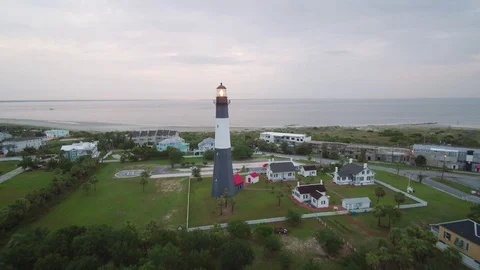 Tybee Lighthouse pull away 20 sec. Stock Footage 76396311