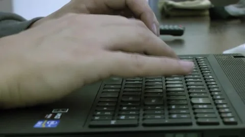 Type in keyboard. Vídeos de archivo 56055829