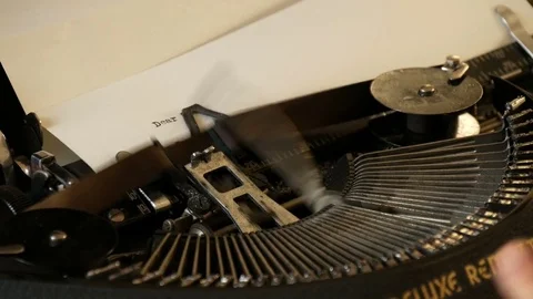Typewriter with Dear Sir letter 動画素材 77260120