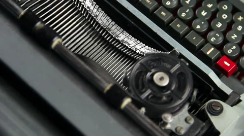 Typewriter vertical dolly Видео 45489589