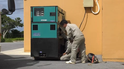 Typhoon approaching generator readied Video stock 92419331