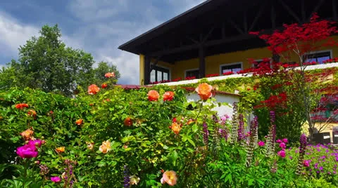 Typical alpine house  Video stock 26374886