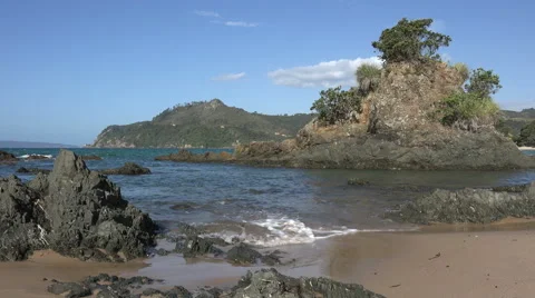 Typical beach scenery on Coromandel Peninsular, New Zealand 動画素材 47536563
