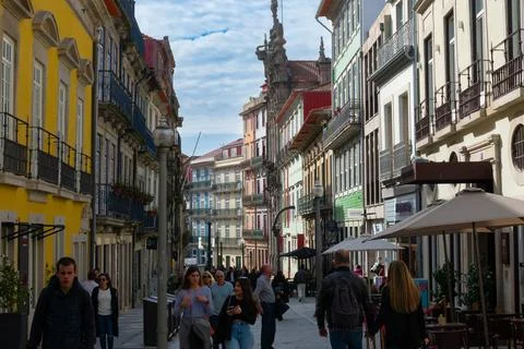 Typical building facades in Rua das Flores Foto stock