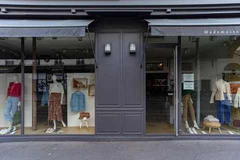 Typical bulding facade from Paris Stock Photos