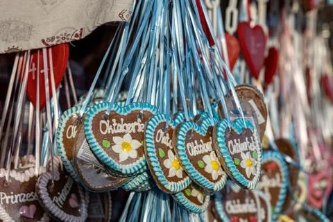 Typical gingerbread hearts at the oktoberfest in munich 2019 with the word Ok Foto stock