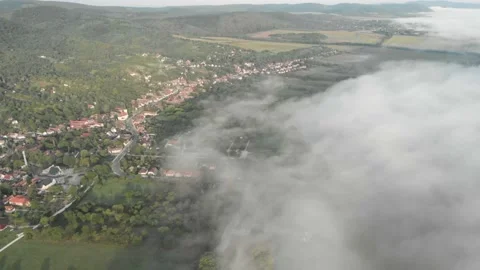 Typical Hungarian Charming Tiny Village/Town reveals under fog - Dömös Vídeo Stock 201560754